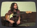 John Frusciante (guitariste des Red Hot Chili Peppers) nous donne quelques tuyaux et fini par un solo impressionnant !