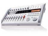 Audio Hardware : Zoom R16 : A Portable 16-Track Recorder, Audio Interface and Controller - pcmusic